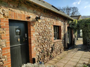 The Holt- 3 Bedroom Dog Friendly Cottage